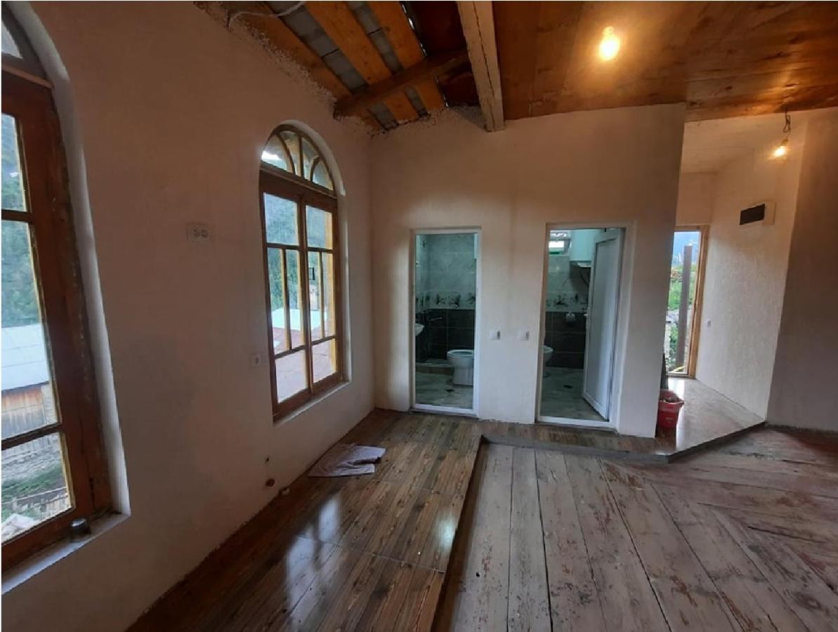 Nino & Tarzan Guesthouse Адиши Экстерьер фото
